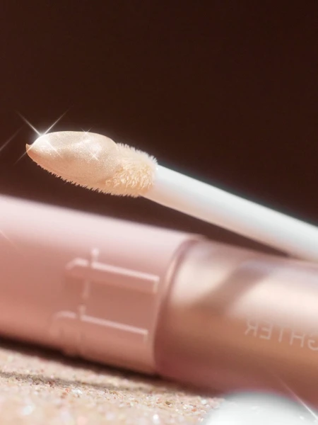 Жидкий хайлайтер с естественным сиянием TFIT Idol Contour Highlighter Shine Beige Жидкий хайлайтер с естественным сиянием TFIT Idol Contour Highlighter Shine Beige