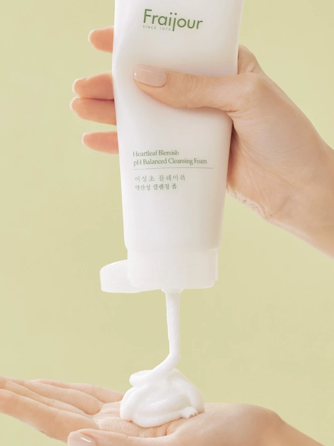 Пенка для умывания с экстрактом хауттюйнии Fraijour Heartleaf Blemish pH Balanced Cleansing Foam