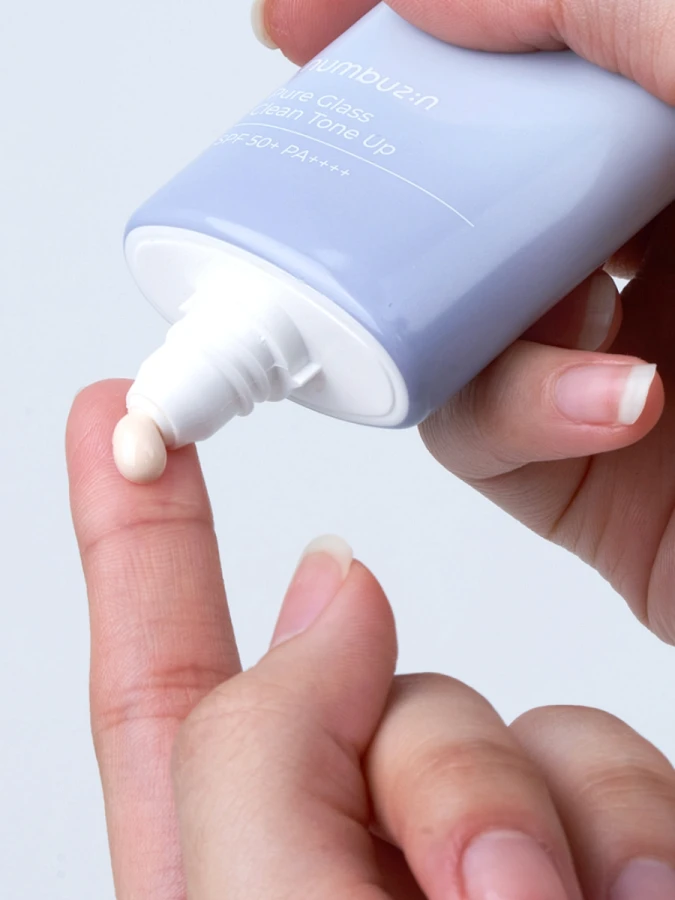 Ультралёгкий тональный флюид для сияния кожи Numbuzin No.1 Pure Glass Clean Tone Up SPF50+ PA++++