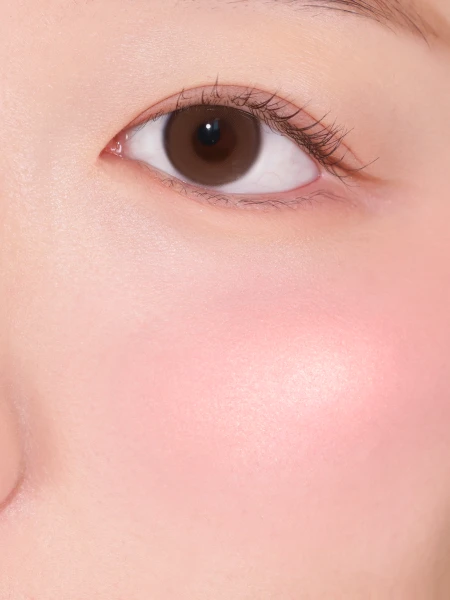 Кремовые румяна в холодном розовом оттенке AMUSE Soft Cream Cheek 01 Sprinkles