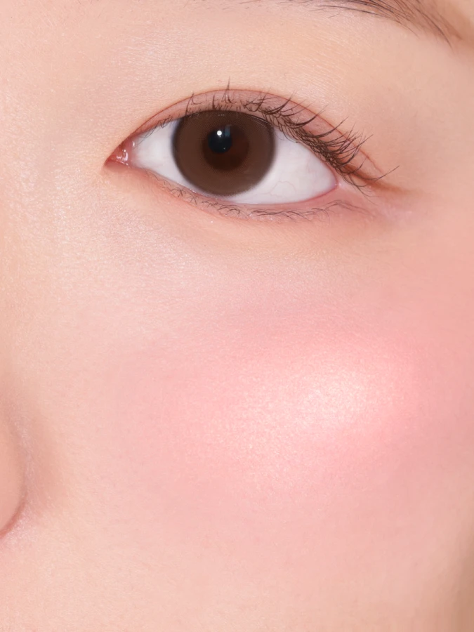 Кремовые румяна в холодном розовом оттенке AMUSE Soft Cream Cheek 01 Sprinkles