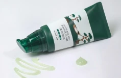 Солнцезащитный крем-праймер с экстрактом сосны и центеллы Round Lab Pine Calming Cica Primer Sunscreen SPF 50+ PA++++