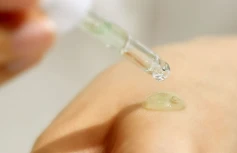 Успокаивающая сыворотка с экстрактом центеллы MA:NYO Factory Bifida Cica Herb Serum