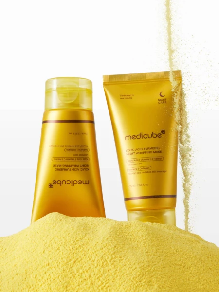 Осветляющая ночная маска-плёнка с ретинолом и витамином С Medicube Kojic Acid Turmeric Night Wrapping Mask