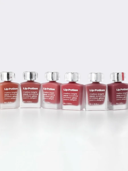 Легкий увлажняющий блеск-тинт для губ ALTERNATIVE STEREO Lip Potion Aqua Glow No.2 Fig Candy