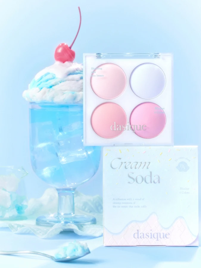 Палетка спрессованных румян в холодных оттенках Dasique Blending Mood Cheek #11 Cream Soda