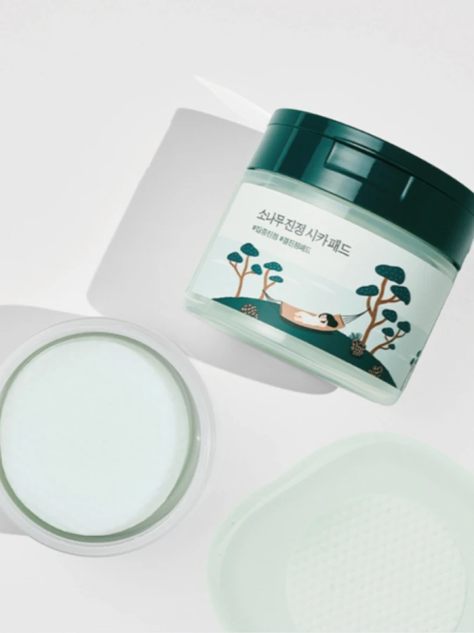 Противовоспалительные тонер-диски для лица с экстрактом сосны и центеллы Round Lab Pine Calming Cica Pad