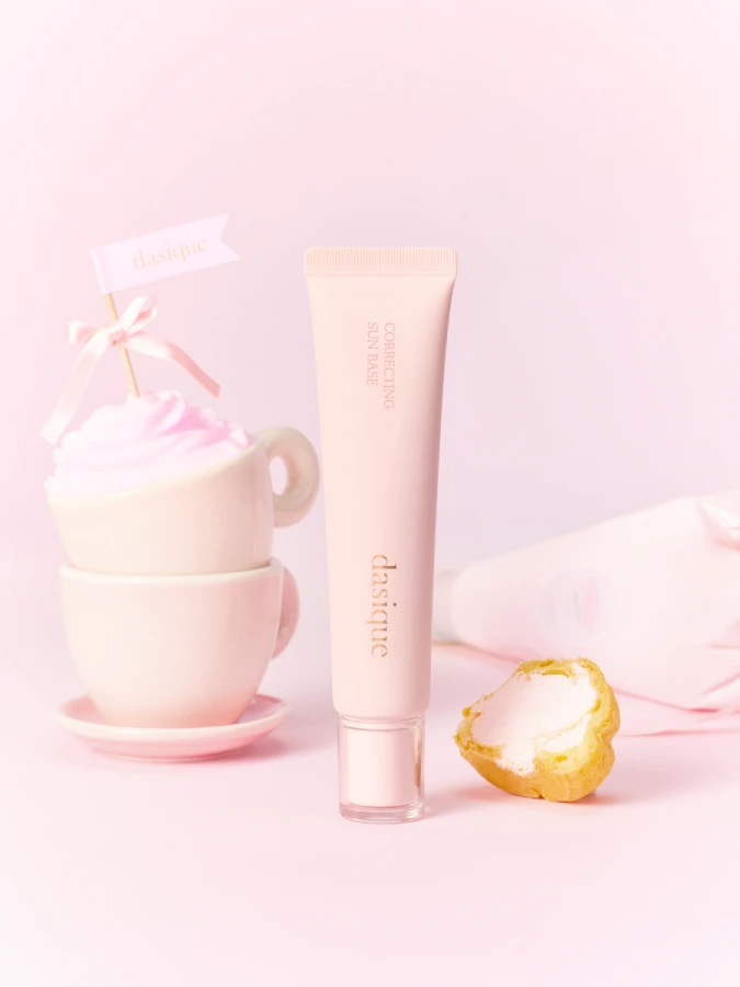 Солнцезащитная база под макияж с коррекцией тона Dasique Correcting Sun Base #01 Rosy Pink SPF 50+ PA+++