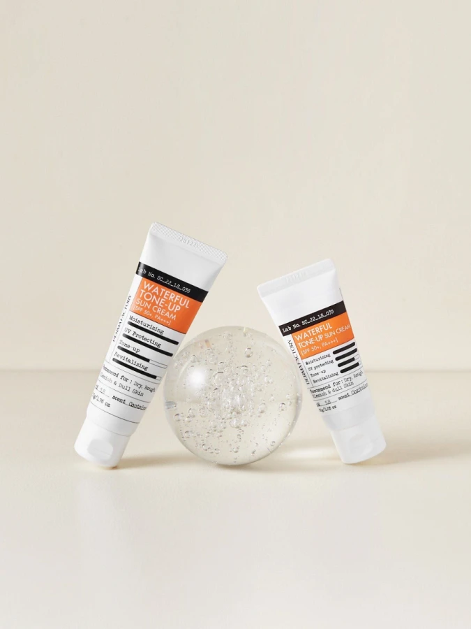 Солнцезащитный крем с экстрактом облепихи Derma Factory Waterful Tone-Up Sun Cream SPF 50+ PA+++