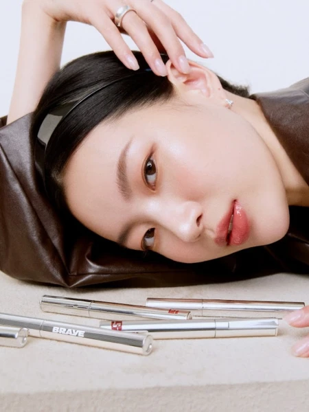 Сияющий пигмент для губ с глянцевым финишем BRAYE Thin Glow Tint 06 Own