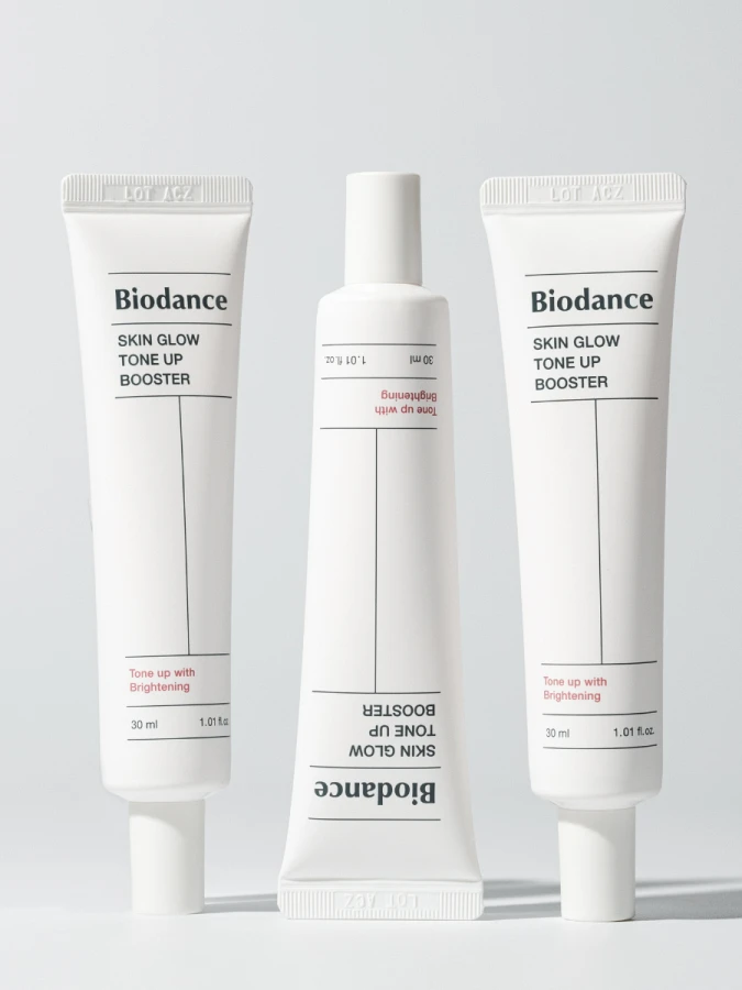 Витаминный осветляющий крем-база для лица Biodance Skin Glow Tone Up Booster