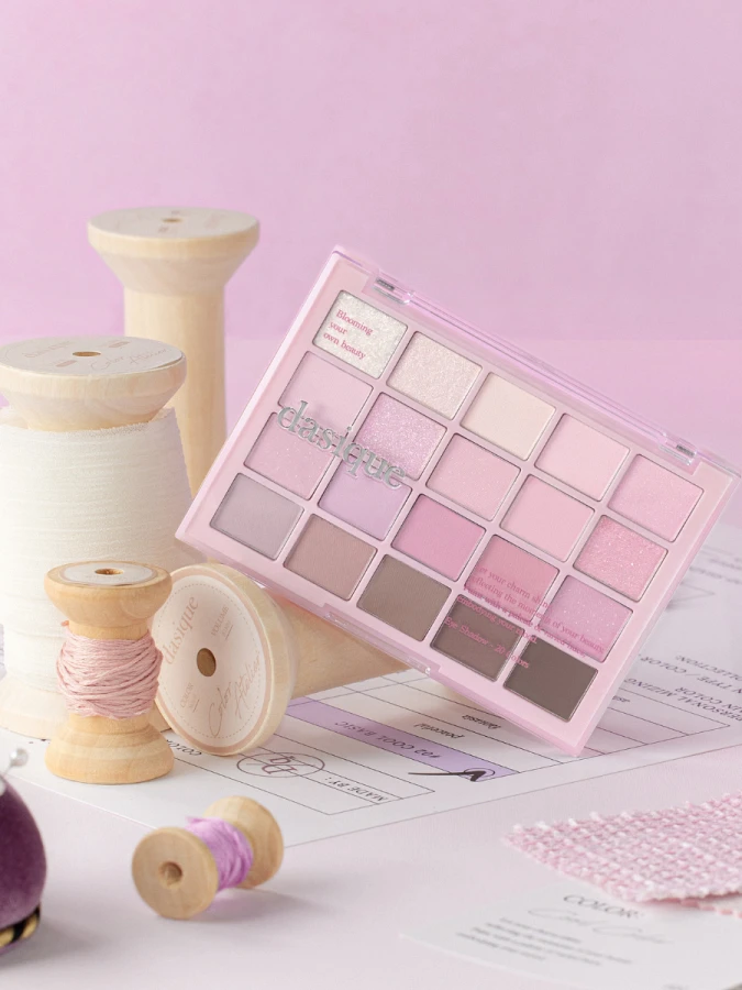 Большая палетка теней для век Dasique Mood Shadow Palette #04 Light Lavender