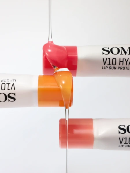 Оттеночный солнцезащитный бальзам для губ с гиалуроновой кислотой Some By Mi V10 Hyal Lip Sun Protector SPF15 Berry Оттеночный солнцезащитный бальзам для губ с гиалуроновой кислотой Some By Mi V10 Hyal Lip Sun Protector SPF15 Berry