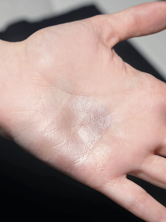 Многофункциональная палетка-хайлайтер Huemi Multi-Use Glow On Palette №02 Pure Glam