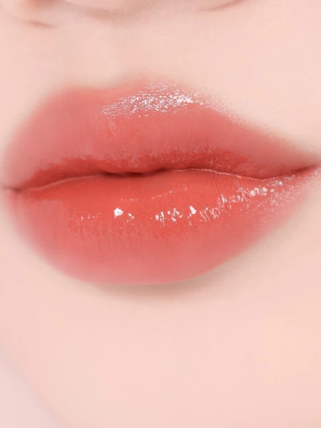 Многофункциональный оттеночный бальзам-слайдер для губ BRAYE Lipsleek 02 Rorty Многофункциональный оттеночный бальзам-слайдер для губ BRAYE Lipsleek 02 Rorty