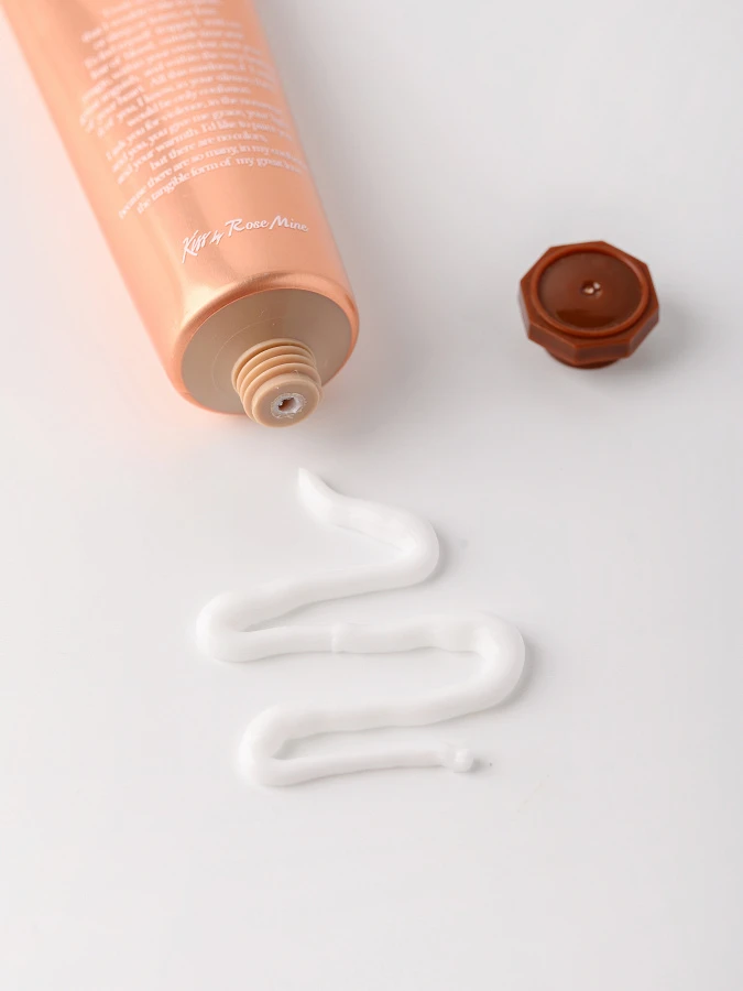 Крем для рук с ароматом мандарина и сладкого жасмина Kiss by Rosemine Fragrance Hand Cream Glamour Precious