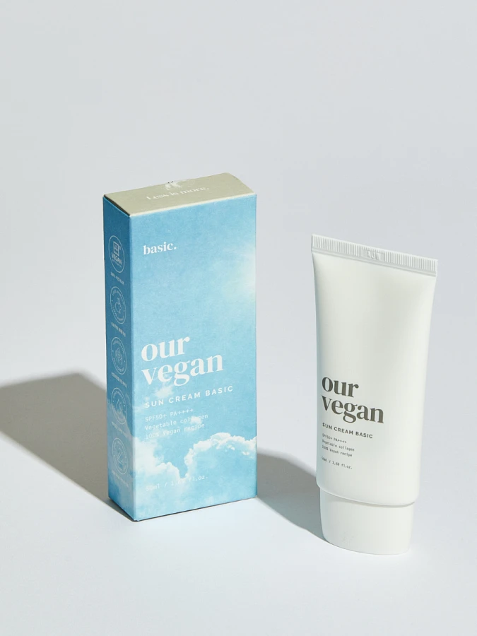 Солнцезащитный крем для лица с растительными экстрактами Ma:nyo Factory Our Vegan Sun Cream Basic SPF50+ PA++++