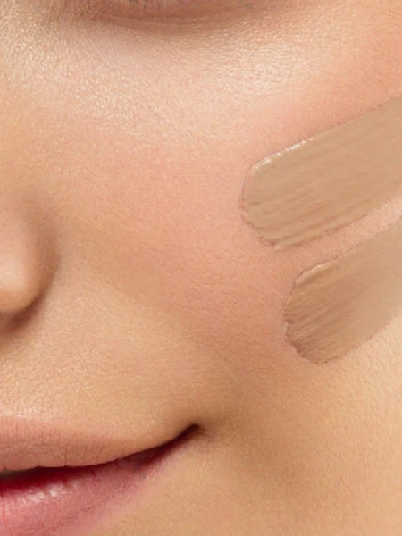 Невесомый тональный крем с фактором защиты от солнца Frudia Bare Skin Foundation Free Sun SPF50+PA++++