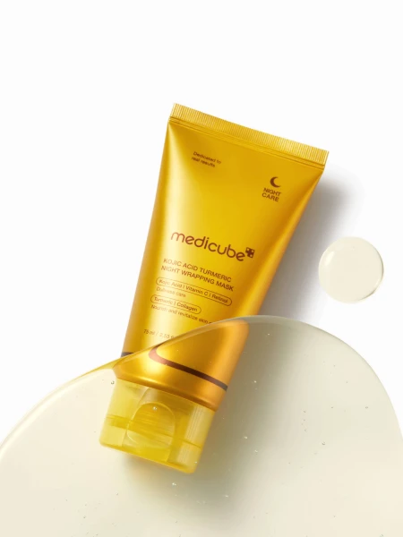 Осветляющая ночная маска-плёнка с ретинолом и витамином С Medicube Kojic Acid Turmeric Night Wrapping Mask