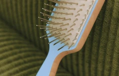 Деревянная массажная расчёска для волос La’dor Detangling Paddle Hair Brush (Blue)