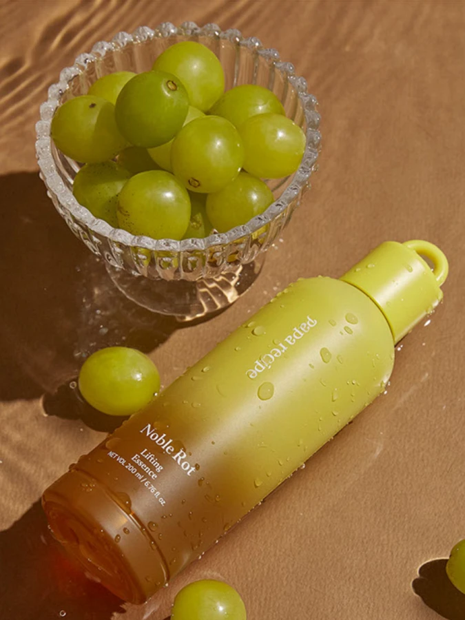 Разглаживающая эссенция для лица с ферментами винограда Papa Recipe Noble Rot Lifting Essence