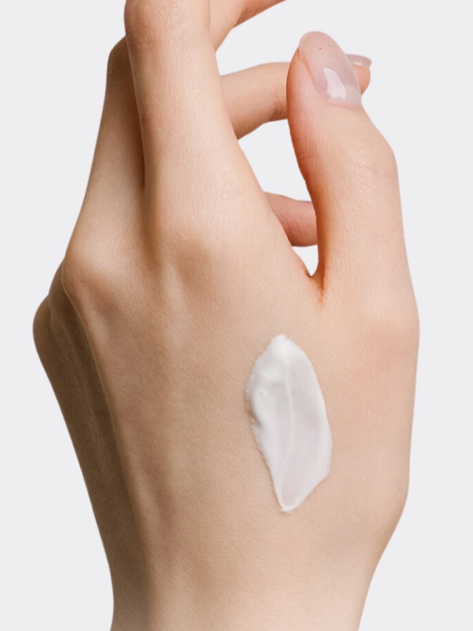 Лёгкий солнцезащитный крем с экстрактом черники FRUDIA Blueberry Hydrating Air Fit Sunscreen SPF50+ PA++++