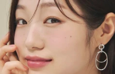 Лёгкий глянцевый тинт в кремово-лиловом оттенке rom&nd DEWY·FUL Water Tint 13 Custard Mauve
