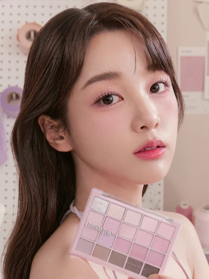 Большая палетка теней для век Dasique Mood Shadow Palette #04 Light Lavender