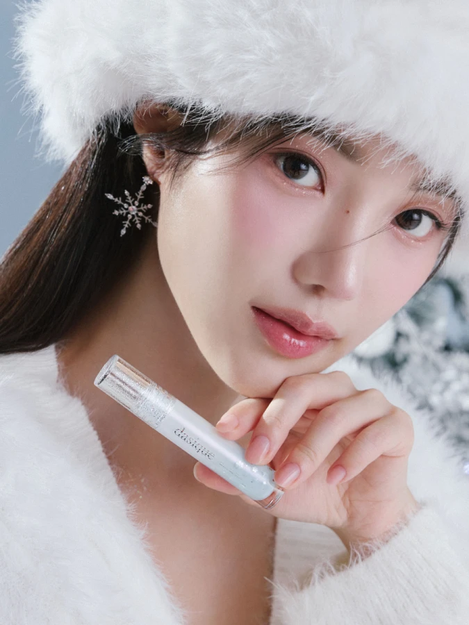 Прозрачный мерцающий блеск для губ Dasique Glowy Lipgloss Holiday Snowball