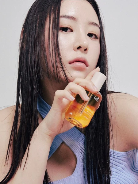 Разглаживающее парфюмированное масло для волос с абрикосовым ароматом La’dor Polish Oil Apricot