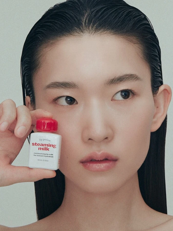 Увлажняющее молочко-праймер для губ ALTERNATIVE STEREO Lip Potion Steaming Milk