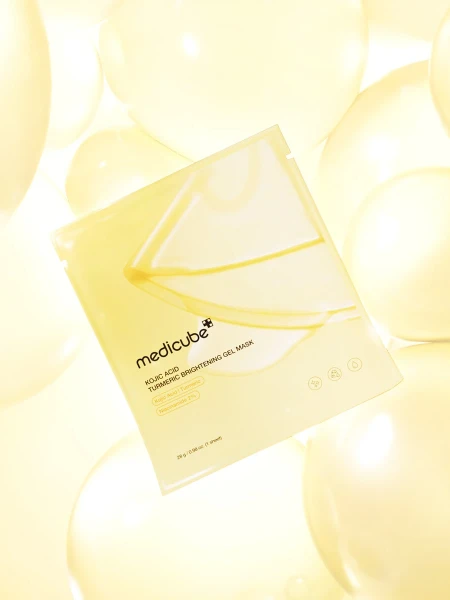 Осветляющая гидрогелевая маска с экстрактом куркумы Medicube Kojic Acid Turmeric Brightening Gel Mask