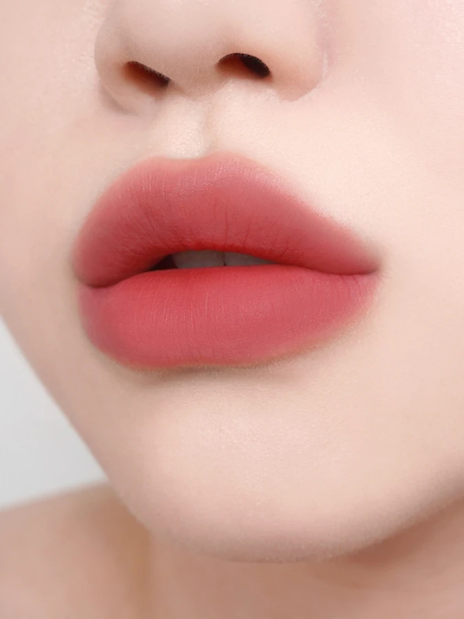 Жидкий тинт для губ с полуматовым финишем BRAYE Water Blur Tint 05 Cordial