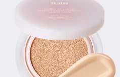 Тональный кушон с экстрактом опунции Huxley Essence Cover Cushion Unseen Layer 02 Coral Sand SPF23 PA++