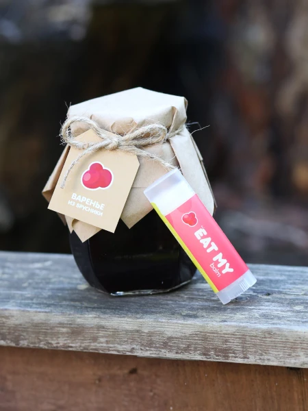 Бальзам для губ с ароматом "Брусничный морс" EAT MY BALM Lingonberry Mors