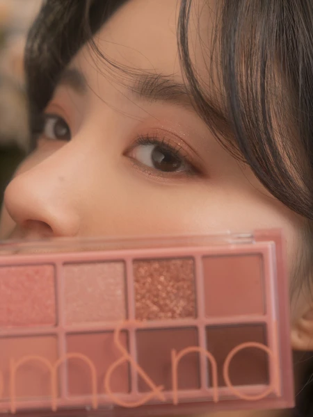 Палетка теней для век в розовых оттенках rom&nd Better Than Palette 03 Rosebud Garden