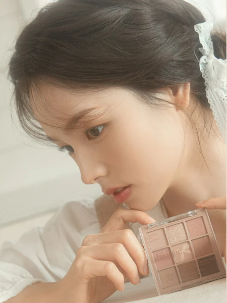 Палетка теней для век Dasique Shadow Palette #24 Muted Nuts