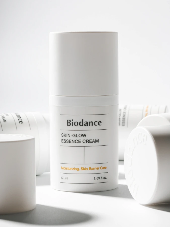 Увлажняющий крем для сияния кожи лица с керамидами Biodance Skin-Glow Essence Cream