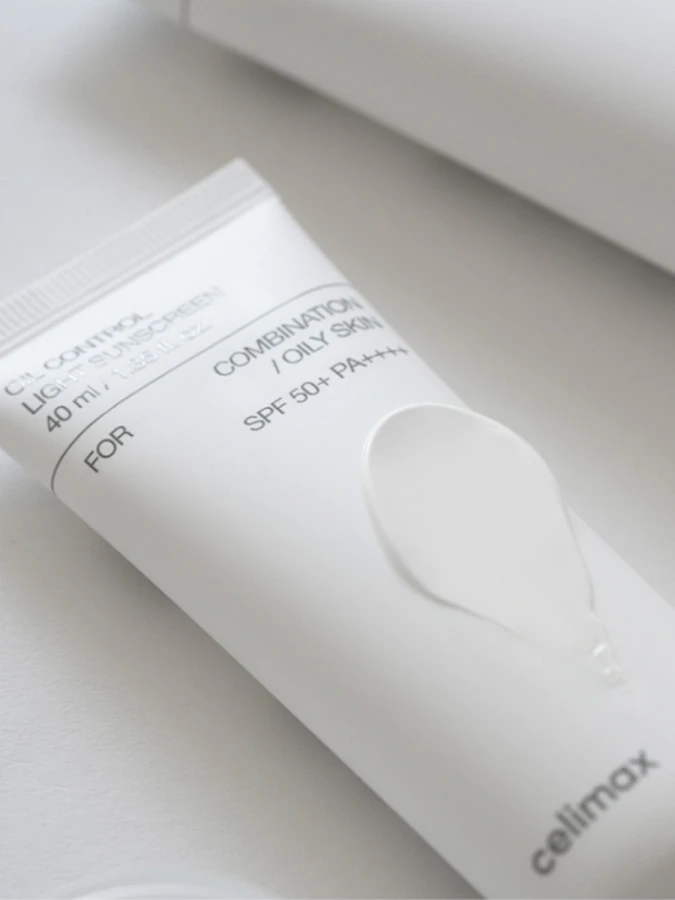 Лёгкий солнцезащитный крем для лица Celimax Oil Control Light Sunscreen SPF50+PA++++