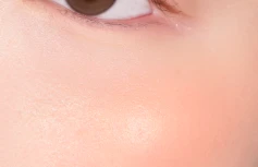 Кремовые румяна в коралловом оттенке AMUSE Soft Cream Cheek 04 Shimmer Marmalade