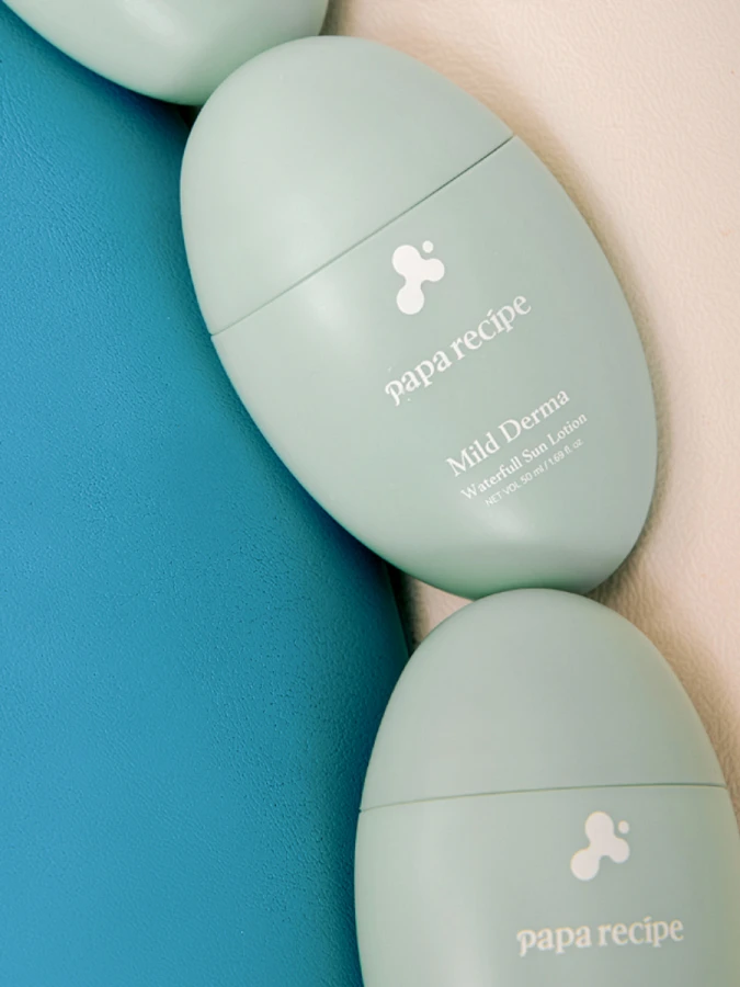 Мягкий успокаивающий солнцезащитный лосьон с эктоином Papa Recipe Mild Derma Waterfull Sun Lotion SPF50+ PA++++