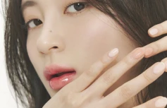Лёгкий глянцевый тинт в оттенке персикового десерта rom&nd DEWY·FUL Water Tint 09 Cotton Melba