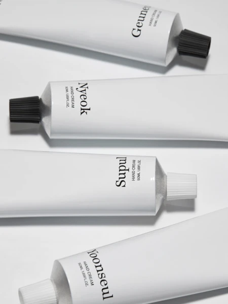Парфюмированный увлажняющий крем для рук с ароматом юдзу I'm From Geuneul Hand Cream Парфюмированный увлажняющий крем для рук с ароматом юдзу I'm From Geuneul Hand Cream