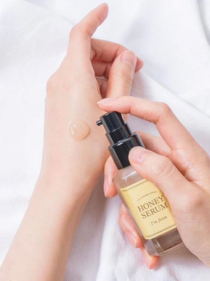 Питательная сыворотка для сияния кожи лица с медовыми экстрактами  I'm From Honey Serum