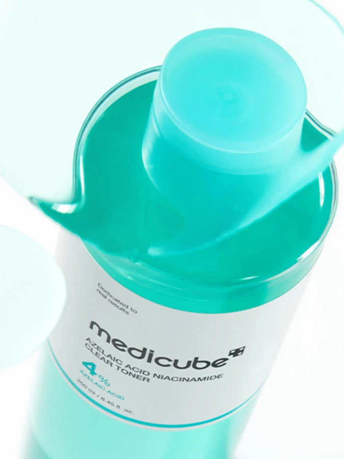 Очищающий тонер с азелаиновой кислотой Medicube Azelaic Acid Niacinamide Clear Toner