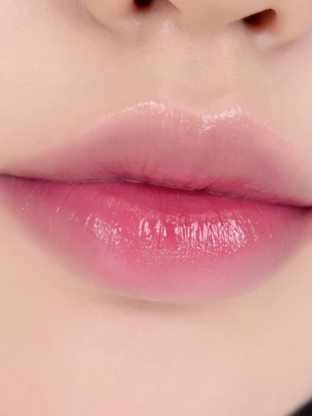 Лёгкий глянцевый тинт в розовом оттенке rom&nd DEWY·FUL Water Tint 10 Murmur Pink