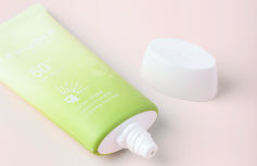 Солнцезащитный крем-гель с зеленым виноградом Себум контроль SPF50+PA++++ FRUDIA Green Grape Sebum Control Cooling Sun Gel