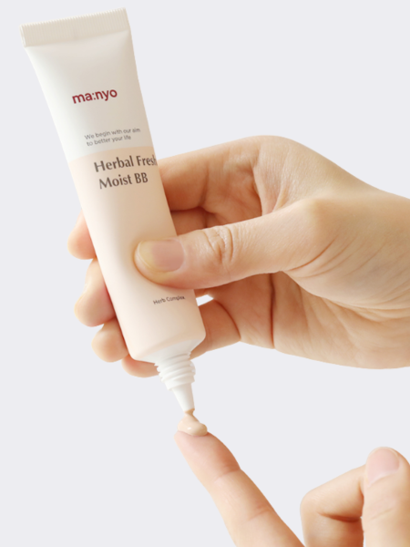 Увлажняющий ВВ крем для лица с растительными экстрактами Ma:nyo Factory Herbal Fresh Moist BB Cream