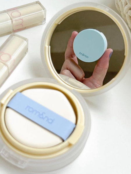 МИНИ Тональный кушон с матовым финишем в натуральном бежевом оттенке rom&nd Nu Zero Cushion 03 Natural 21 SPF24 PA++ МИНИ Тональный кушон с матовым финишем в натуральном бежевом оттенке rom&nd Nu Zero Cushion 03 Natural 21 SPF24 PA++