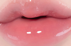 Лёгкий глянцевый блеск для губ fwee 3D Voluming Gloss A01 Vanilla 30%